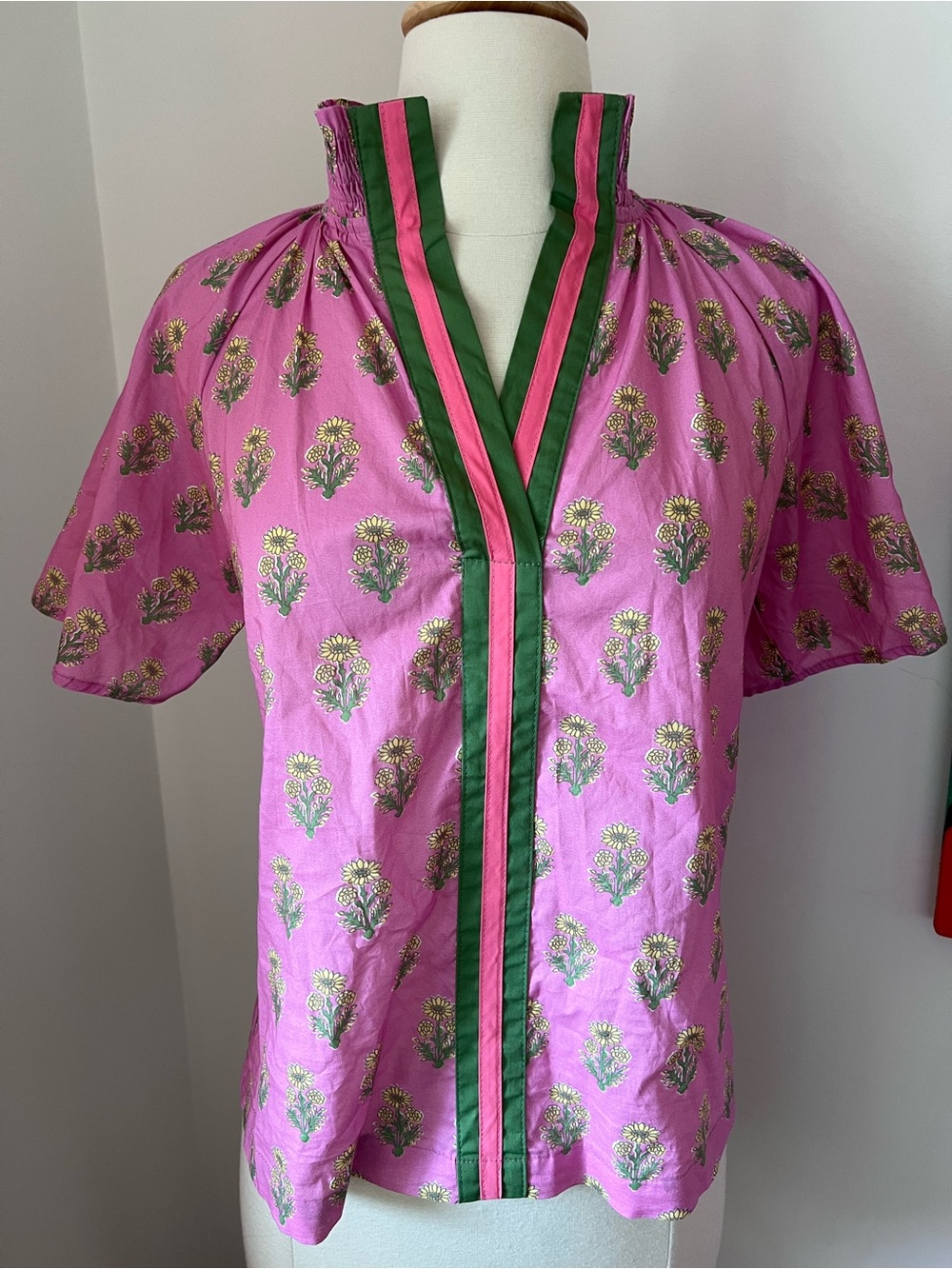 NWOT THML block print sunflower print pink blouse size XS